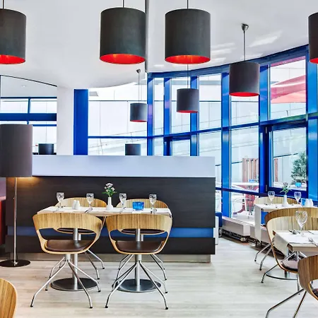 Intercityhotel Hamburg Altona-2